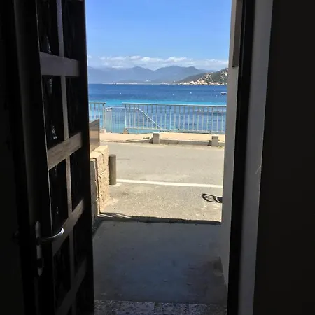 Dans Maisonnette Au Bord De L'eau Belvedere-Campomoro